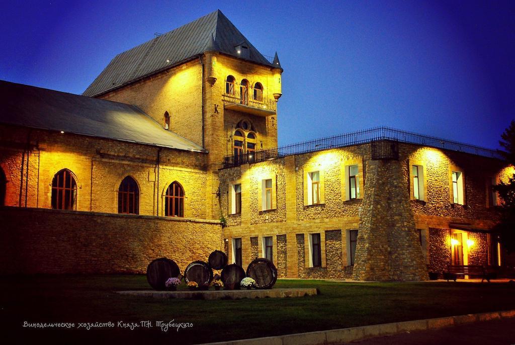 Prince Trubetskoi Winery Hotel โนวา คาคอฟกา ภายนอก รูปภาพ